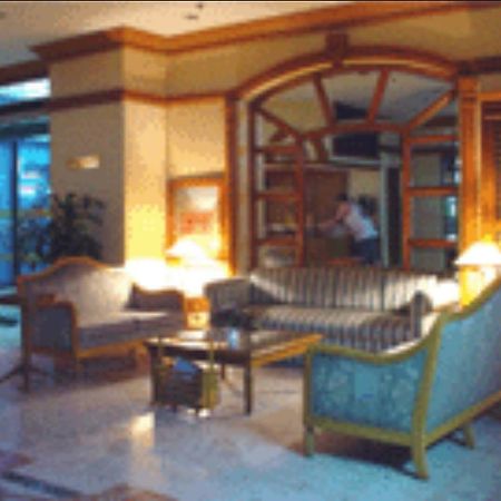Citadel Inn Makati Makati City Екстериор снимка