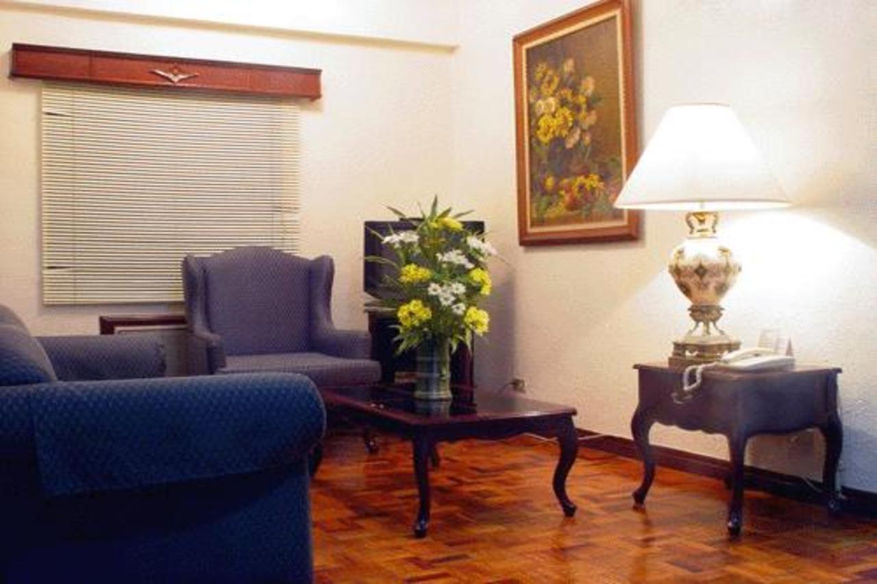Citadel Inn Makati Makati City Екстериор снимка