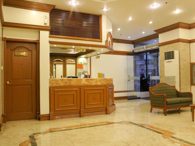 Citadel Inn Makati Makati City Екстериор снимка